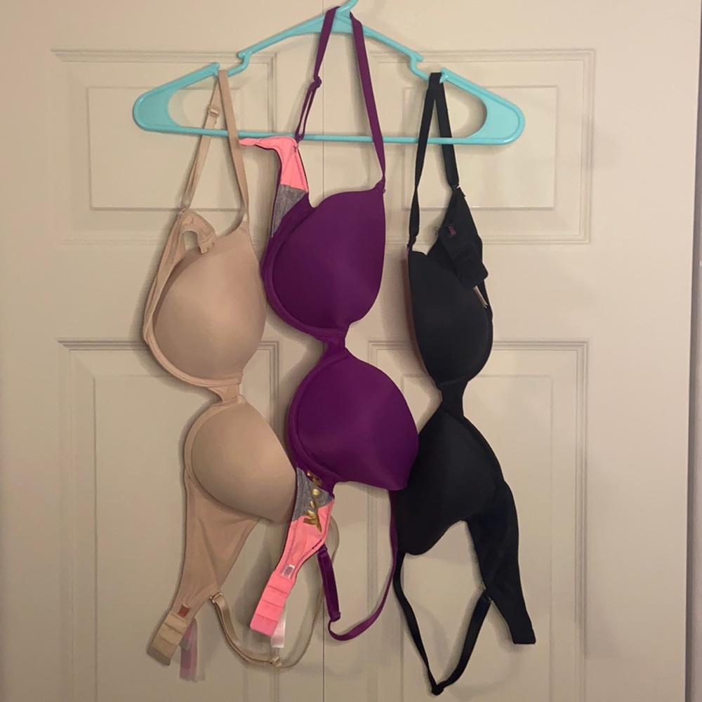 Victoria’s Secret 32 D lightly padded bras